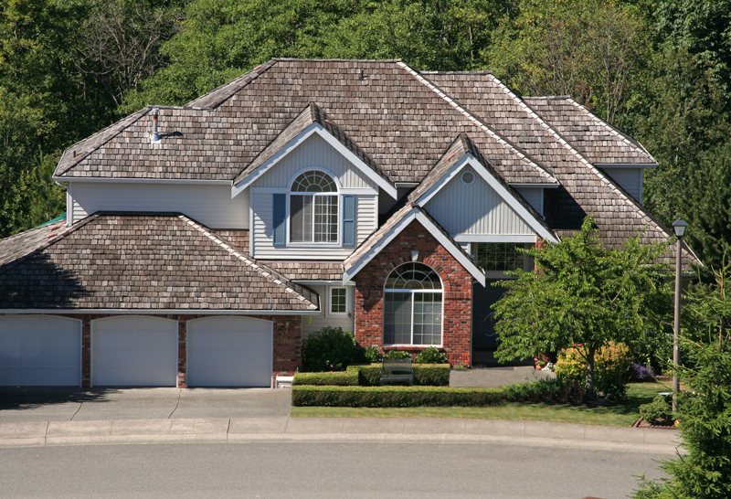 Cedar Shake Roof Maintenance: 7 Savvy Suggestions
