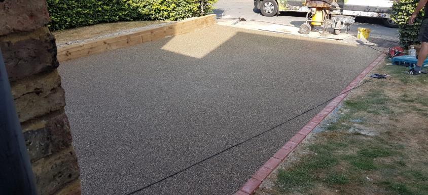 Oyster Pearl Resin Surfaces driveway